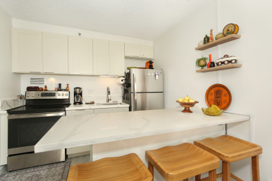Lake House Fully renovated studio in heart of Waikiki! Kitchen, parking, pool, and more!, , on Oahu - Honolulu in Hawaii - Lakehouse Vacation Rental - Lake Home for rent on LakeHouseVacations.com