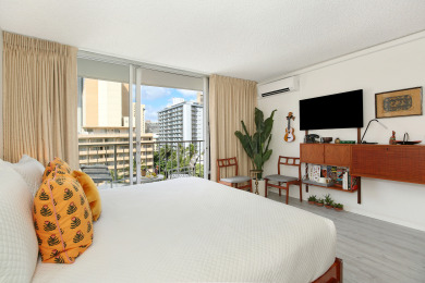 Lake House Fully renovated studio in heart of Waikiki! Kitchen, parking, pool, and more!, , on Oahu - Honolulu in Hawaii - Lakehouse Vacation Rental - Lake Home for rent on LakeHouseVacations.com