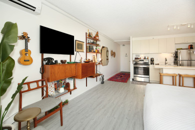 Lake House Fully renovated studio in heart of Waikiki! Kitchen, parking, pool, and more!, , on Oahu - Honolulu in Hawaii - Lakehouse Vacation Rental - Lake Home for rent on LakeHouseVacations.com