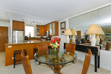 Lake House Beachfront Building at the Quiet End of Waikiki with SwimmingSurfing!, , on Oahu - Honolulu in Hawaii - Lakehouse Vacation Rental - Lake Home for rent on LakeHouseVacations.com