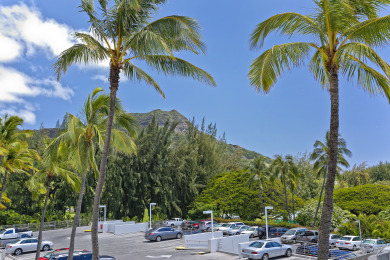 Lake House Beachfront Building at the Quiet End of Waikiki with SwimmingSurfing!, , on Oahu - Honolulu in Hawaii - Lakehouse Vacation Rental - Lake Home for rent on LakeHouseVacations.com