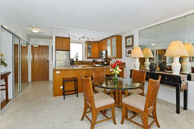 Lake House Beachfront Building at the Quiet End of Waikiki with SwimmingSurfing!, , on Oahu - Honolulu in Hawaii - Lakehouse Vacation Rental - Lake Home for rent on LakeHouseVacations.com