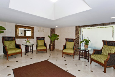 Lake House Beachfront Building at the Quiet End of Waikiki with SwimmingSurfing!, , on Oahu - Honolulu in Hawaii - Lakehouse Vacation Rental - Lake Home for rent on LakeHouseVacations.com