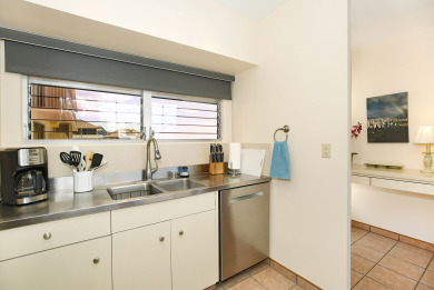 Lake House Beachfront Location with GREAT View! WasherDryer, Washlet, AC, Wi-Fi!, , on Oahu - Honolulu in Hawaii - Lakehouse Vacation Rental - Lake Home for rent on LakeHouseVacations.com