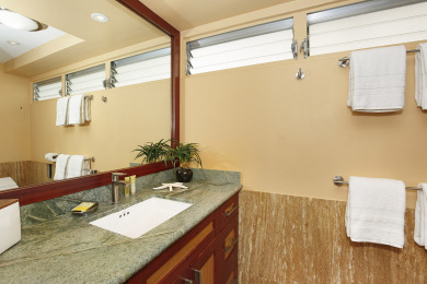 Lake House Luxury 2-Bed2-Bath Corner Waikiki Shore Condo w Ocean Views! FREE Parking!, , on Oahu - Honolulu in Hawaii - Lakehouse Vacation Rental - Lake Home for rent on LakeHouseVacations.com