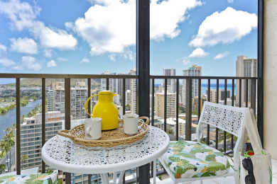 Lake House 25th Floor Ocean Views! AC, WasherDryer, Wi-Fi, Pool, FREE Parking!, , on Oahu - Honolulu in Hawaii - Lakehouse Vacation Rental - Lake Home for rent on LakeHouseVacations.com