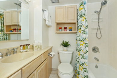 Lake House 25th Floor Ocean Views! AC, WasherDryer, Wi-Fi, Pool, FREE Parking!, , on Oahu - Honolulu in Hawaii - Lakehouse Vacation Rental - Lake Home for rent on LakeHouseVacations.com