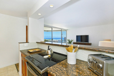 Lake House Incredible Unobstructed Pacific Ocean and Diamond Head Views! FREE Parking, , on Oahu - Honolulu in Hawaii - Lakehouse Vacation Rental - Lake Home for rent on LakeHouseVacations.com