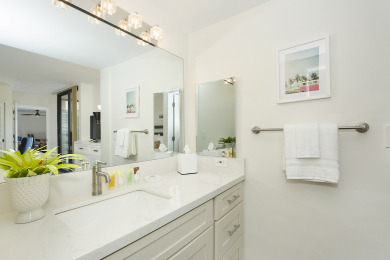 Lake House Spacious Comfort with AC, WasherDryer, Parking, Wi-Fi, and Washlet!, , on Oahu - Honolulu in Hawaii - Lakehouse Vacation Rental - Lake Home for rent on LakeHouseVacations.com