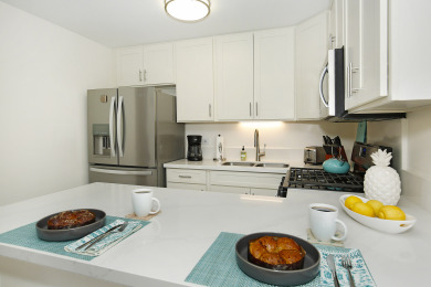 Lake House Spacious Comfort with AC, WasherDryer, Parking, Wi-Fi, and Washlet!, , on Oahu - Honolulu in Hawaii - Lakehouse Vacation Rental - Lake Home for rent on LakeHouseVacations.com