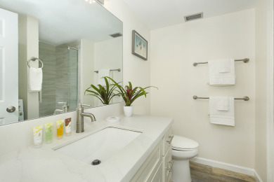 Lake House Spacious Comfort with AC, WasherDryer, Parking, Wi-Fi, and Washlet!, , on Oahu - Honolulu in Hawaii - Lakehouse Vacation Rental - Lake Home for rent on LakeHouseVacations.com
