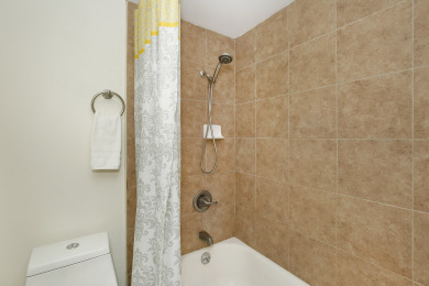 Lake House Spacious Comfort with AC, WasherDryer, Parking, Wi-Fi, and Washlet!, , on Oahu - Honolulu in Hawaii - Lakehouse Vacation Rental - Lake Home for rent on LakeHouseVacations.com