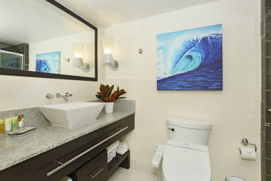 Lake House Heart of Waikiki Corner Unit just a short walk to Beach and Restaurants!, , on Oahu - Honolulu in Hawaii - Lakehouse Vacation Rental - Lake Home for rent on LakeHouseVacations.com