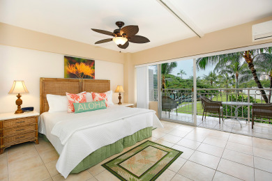 Lake House Beachfront, Peek-a-Boo Ocean Views, WasherDryer, AC, Wi-Fi!, , on Oahu - Honolulu in Hawaii - Lakehouse Vacation Rental - Lake Home for rent on LakeHouseVacations.com