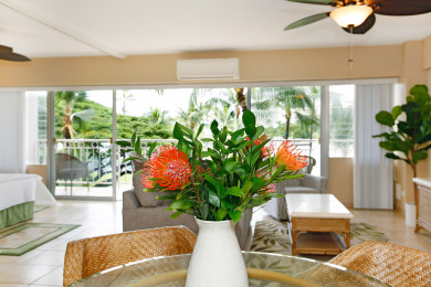 Lake House Beachfront, Peek-a-Boo Ocean Views, WasherDryer, AC, Wi-Fi!, , on Oahu - Honolulu in Hawaii - Lakehouse Vacation Rental - Lake Home for rent on LakeHouseVacations.com