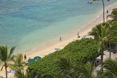 Lake House Beachfront, Sweeping Ocean Views, AC, FREE Parking and Wi-Fi, Washlet!, , on Oahu - Honolulu in Hawaii - Lakehouse Vacation Rental - Lake Home for rent on LakeHouseVacations.com