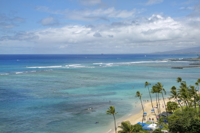 Lake House Beachfront, Sweeping Ocean Views, AC, FREE Parking and Wi-Fi, Washlet!, , on Oahu - Honolulu in Hawaii - Lakehouse Vacation Rental - Lake Home for rent on LakeHouseVacations.com