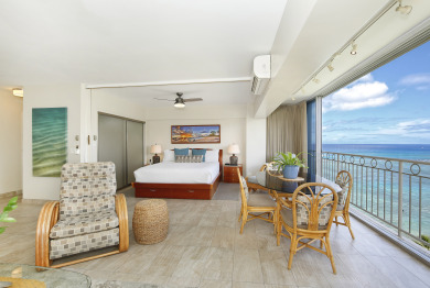 Lake House Beachfront, Sweeping Ocean Views, AC, FREE Parking and Wi-Fi, Washlet!, , on Oahu - Honolulu in Hawaii - Lakehouse Vacation Rental - Lake Home for rent on LakeHouseVacations.com