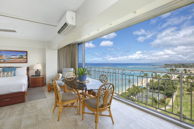 Lake House Beachfront, Sweeping Ocean Views, AC, FREE Parking and Wi-Fi, Washlet!, , on Oahu - Honolulu in Hawaii - Lakehouse Vacation Rental - Lake Home for rent on LakeHouseVacations.com