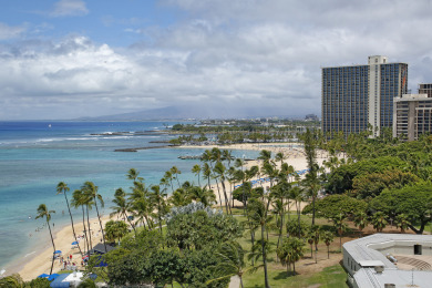 Lake House Beachfront, Sweeping Ocean Views, AC, FREE Parking and Wi-Fi, Washlet!, , on Oahu - Honolulu in Hawaii - Lakehouse Vacation Rental - Lake Home for rent on LakeHouseVacations.com