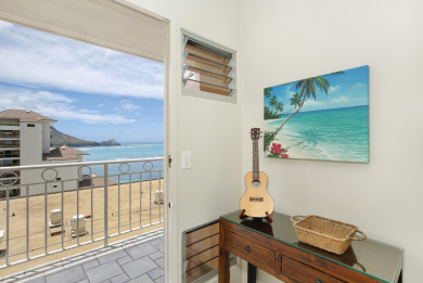 Lake House Beachfront, Sweeping Ocean Views, AC, FREE Parking and Wi-Fi, Washlet!, , on Oahu - Honolulu in Hawaii - Lakehouse Vacation Rental - Lake Home for rent on LakeHouseVacations.com