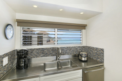 Lake House Beachfront, Sweeping Ocean Views, AC, FREE Parking and Wi-Fi, Washlet!, , on Oahu - Honolulu in Hawaii - Lakehouse Vacation Rental - Lake Home for rent on LakeHouseVacations.com