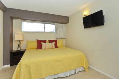 Lake House Ocean View Lanai and an Easy 5-10 min. walk to beach! Sleeps 4., , on Oahu - Honolulu in Hawaii - Lakehouse Vacation Rental - Lake Home for rent on LakeHouseVacations.com