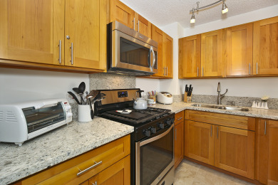 Lake House Spacious Comfort with AC, WasherDryer, Parking, Wi-Fi, and Washlets!, , on Oahu - Honolulu in Hawaii - Lakehouse Vacation Rental - Lake Home for rent on LakeHouseVacations.com