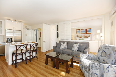 Lake House FULLY RENOVATED! AC, WasherDryer, FREE Parking & Wi-Fi, Pool, Walk to Beach!, , on Oahu - Honolulu in Hawaii - Lakehouse Vacation Rental - Lake Home for rent on LakeHouseVacations.com