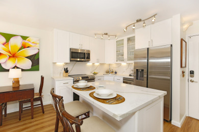 Lake House FULLY RENOVATED! AC, WasherDryer, FREE Parking & Wi-Fi, Pool, Walk to Beach!, , on Oahu - Honolulu in Hawaii - Lakehouse Vacation Rental - Lake Home for rent on LakeHouseVacations.com