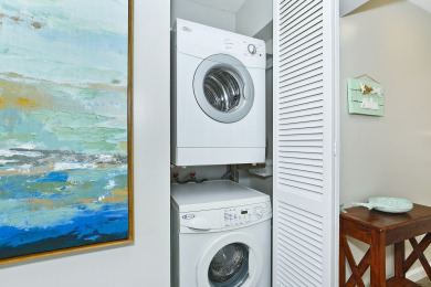 Lake House High Floor with Ocean View! Bedroom AC, WD, Wi-Fi, Pool, FREE Parking!, , on Oahu - Honolulu in Hawaii - Lakehouse Vacation Rental - Lake Home for rent on LakeHouseVacations.com