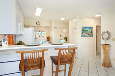 Lake House Million-Dollar Ocean Views! Steps from Beach! Full Kitchen, , on Oahu - Honolulu in Hawaii - Lakehouse Vacation Rental - Lake Home for rent on LakeHouseVacations.com