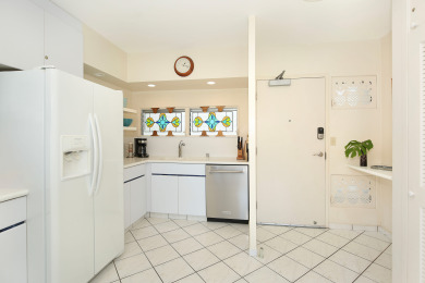 Lake House Million-Dollar Ocean Views! Steps from Beach! Full Kitchen, , on Oahu - Honolulu in Hawaii - Lakehouse Vacation Rental - Lake Home for rent on LakeHouseVacations.com