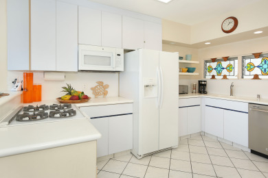 Lake House Million-Dollar Ocean Views! Steps from Beach! Full Kitchen, , on Oahu - Honolulu in Hawaii - Lakehouse Vacation Rental - Lake Home for rent on LakeHouseVacations.com