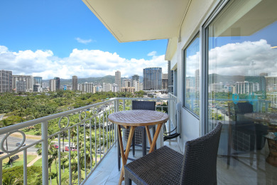 Lake House Million-Dollar Ocean Views! Steps from Beach! Full Kitchen, , on Oahu - Honolulu in Hawaii - Lakehouse Vacation Rental - Lake Home for rent on LakeHouseVacations.com