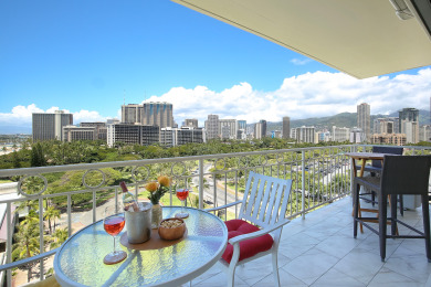 Lake House Million-Dollar Ocean Views! Steps from Beach! Full Kitchen, , on Oahu - Honolulu in Hawaii - Lakehouse Vacation Rental - Lake Home for rent on LakeHouseVacations.com