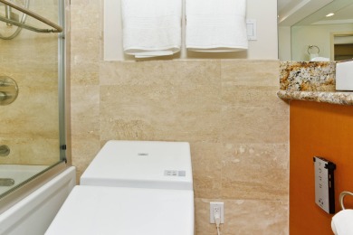 Lake House Luxury OceansideBeauty, FREE ParkingWi-Fi, 22, AC, WD, Washlet, Sleeps 6, , on Oahu - Honolulu in Hawaii - Lakehouse Vacation Rental - Lake Home for rent on LakeHouseVacations.com