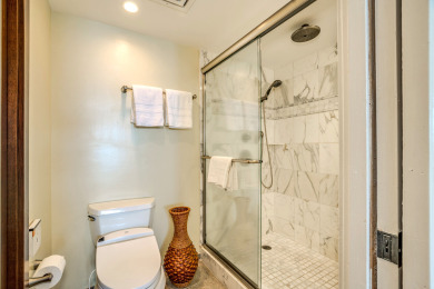 Lake House Sweeping Ocean Views! Gorgeously Renovated Luxury Suite! Free Parking & Pool!, , on Oahu - Honolulu in Hawaii - Lakehouse Vacation Rental - Lake Home for rent on LakeHouseVacations.com