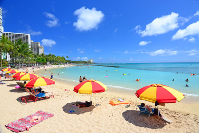 Lake House Heart of Waikiki studio with kitchenette, AC, FREE parking & Wi-Fi!, , on Oahu - Honolulu in Hawaii - Lakehouse Vacation Rental - Lake Home for rent on LakeHouseVacations.com