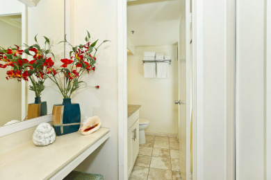 Lake House Heart of Waikiki studio with kitchenette, AC, FREE parking & Wi-Fi!, , on Oahu - Honolulu in Hawaii - Lakehouse Vacation Rental - Lake Home for rent on LakeHouseVacations.com