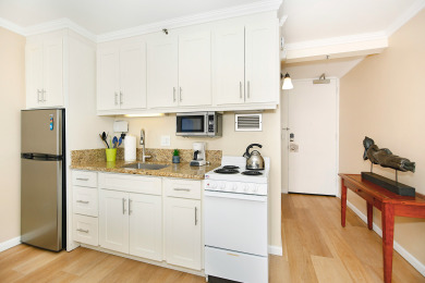 Lake House Heart of Waikiki studio with kitchenette, AC, FREE parking & Wi-Fi!, , on Oahu - Honolulu in Hawaii - Lakehouse Vacation Rental - Lake Home for rent on LakeHouseVacations.com