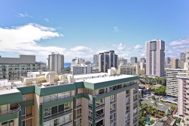 Lake House High Floor, Partial Ocean View! Bedroom AC, WD, Wi-Fi, Pool, FREE Parking!, , on Oahu - Honolulu in Hawaii - Lakehouse Vacation Rental - Lake Home for rent on LakeHouseVacations.com