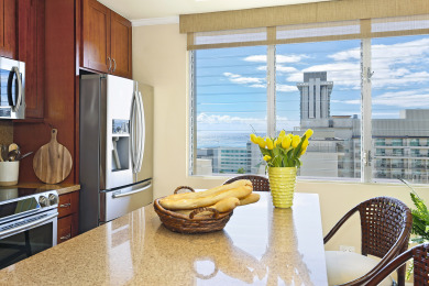 Lake House High Floor, Partial Ocean View! Bedroom AC, WD, Wi-Fi, Pool, FREE Parking!, , on Oahu - Honolulu in Hawaii - Lakehouse Vacation Rental - Lake Home for rent on LakeHouseVacations.com