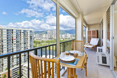 Lake House High Floor, Partial Ocean View! Bedroom AC, WD, Wi-Fi, Pool, FREE Parking!, , on Oahu - Honolulu in Hawaii - Lakehouse Vacation Rental - Lake Home for rent on LakeHouseVacations.com