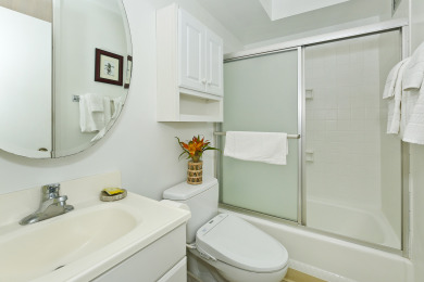 Lake House Washlets! AC, WasherDryer, Dishwasher, Wi-Fi, Pool, and 1 FREE Parking!, , on Oahu - Honolulu in Hawaii - Lakehouse Vacation Rental - Lake Home for rent on LakeHouseVacations.com