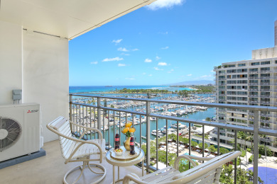 Lake House Gorgeous OceanMarina Views at World-Famous Ilikai! Pool, Wi-Fi, Full Kitchen, , on Oahu - Honolulu in Hawaii - Lakehouse Vacation Rental - Lake Home for rent on LakeHouseVacations.com