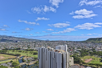 Lake House Ko'olau Mountains & Ala Wai Canal Views - City Lights Sparkle at Night!, , on Oahu - Honolulu in Hawaii - Lakehouse Vacation Rental - Lake Home for rent on LakeHouseVacations.com