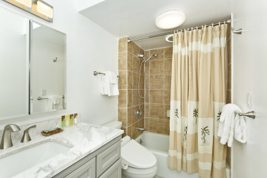 Lake House Secure 1-bedroom with full kitchen, Washlet, parking & oceansunset views!, , on Oahu - Honolulu in Hawaii - Lakehouse Vacation Rental - Lake Home for rent on LakeHouseVacations.com