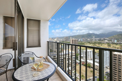 Lake House Mountain view deluxe vacation rental, AC, close to beach, WiFi, pool, parking, , on Oahu - Honolulu in Hawaii - Lakehouse Vacation Rental - Lake Home for rent on LakeHouseVacations.com