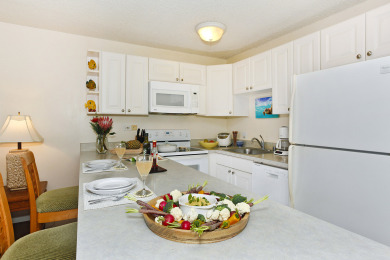Lake House Secure one-bedroom with full kitchen, one parking and partial ocean views!, , on Oahu - Honolulu in Hawaii - Lakehouse Vacation Rental - Lake Home for rent on LakeHouseVacations.com
